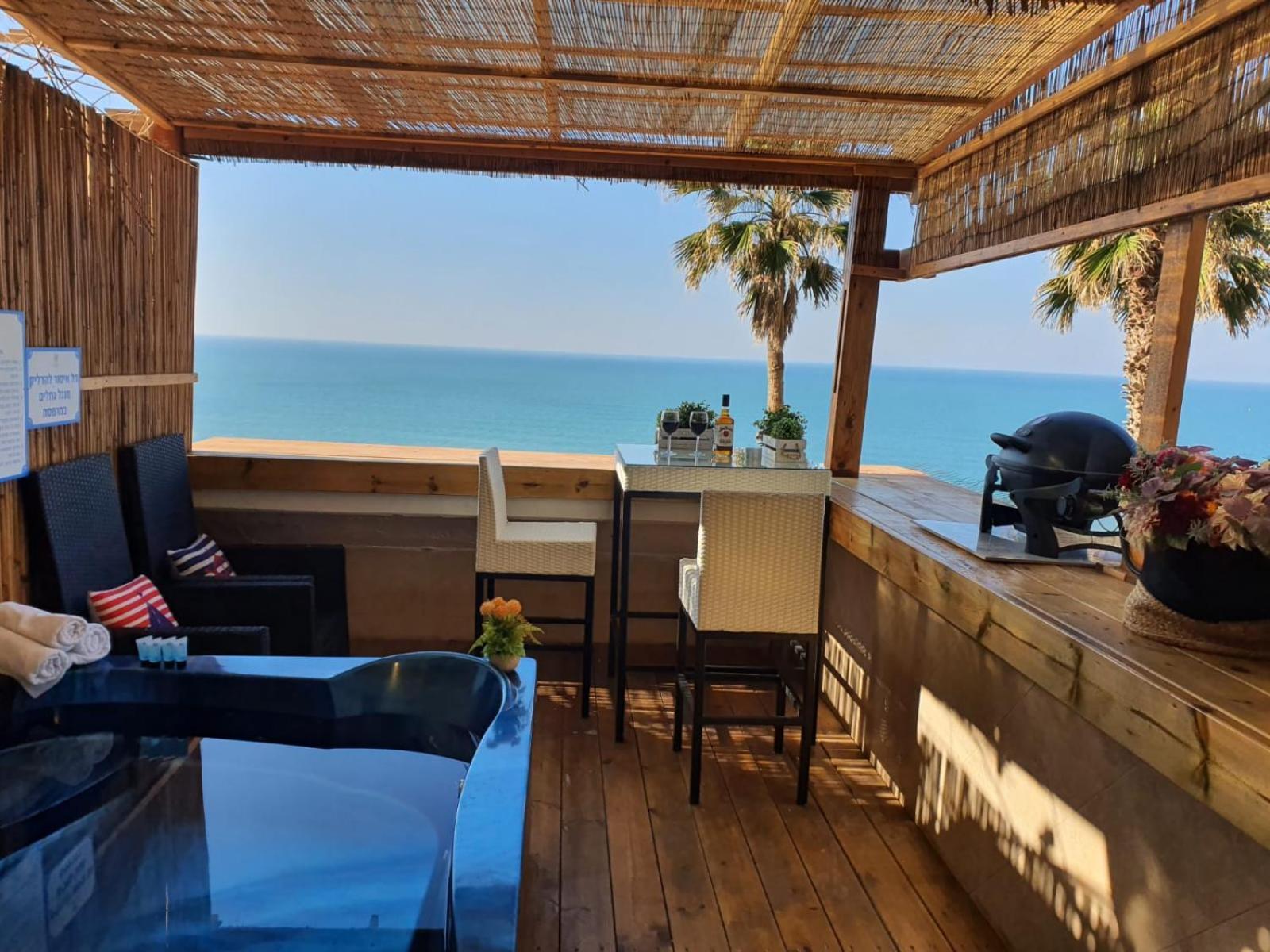 Magic On The Sea-Suites With A Private Jacuzzi And A Private Sea View Netanya Chambre photo