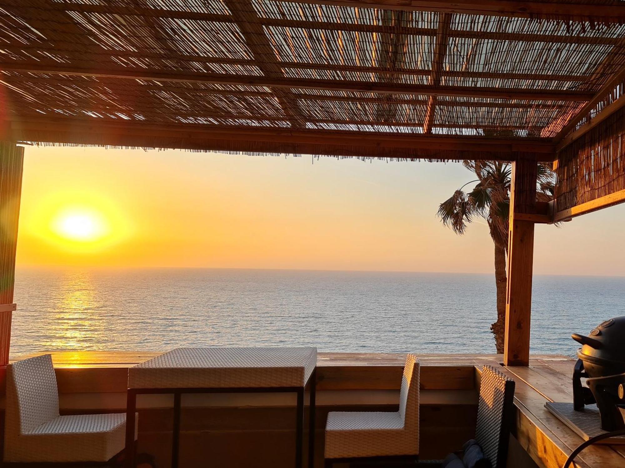 Magic On The Sea-Suites With A Private Jacuzzi And A Private Sea View Netanya Chambre photo